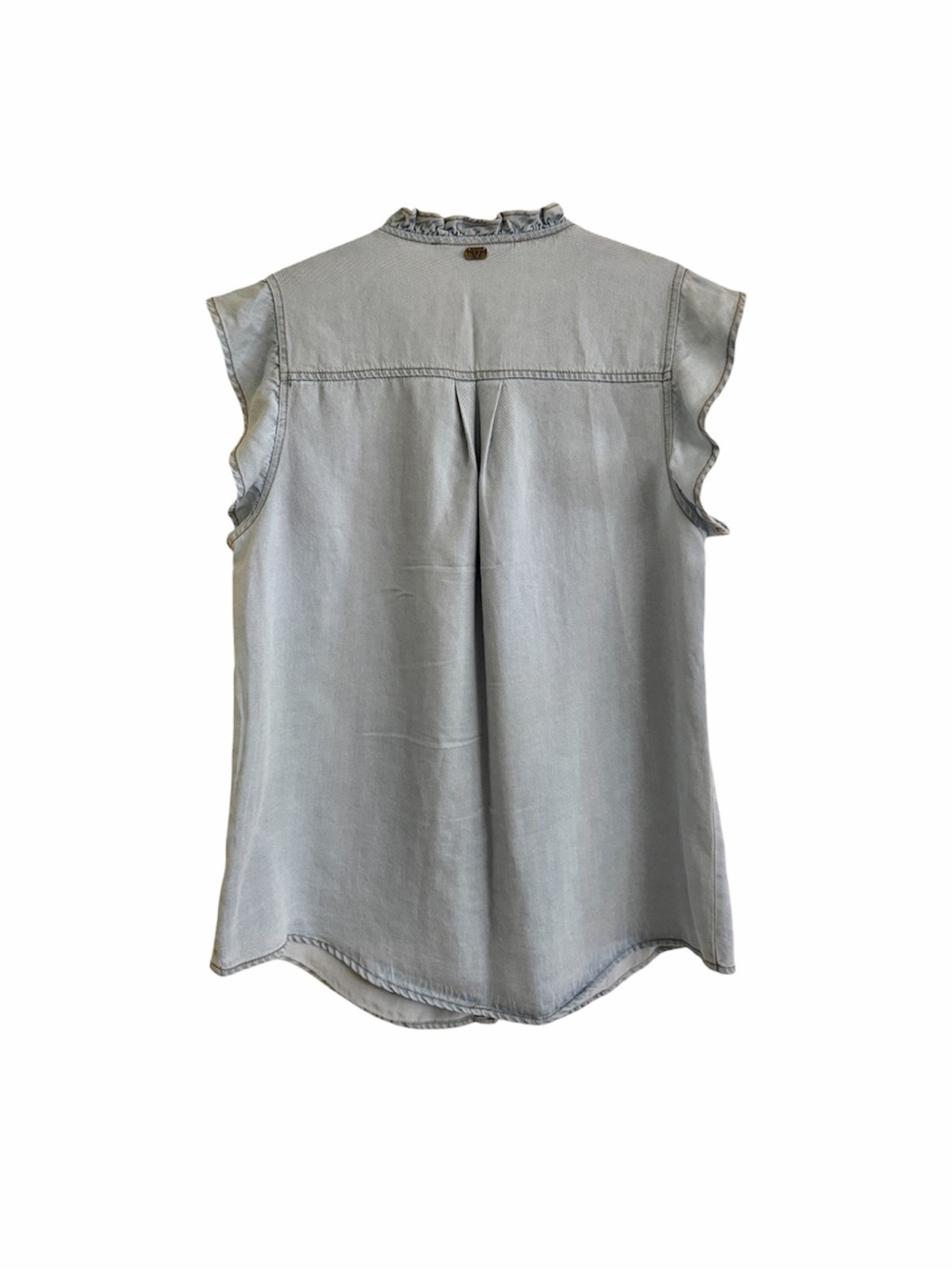LUCKY & BLESSED, NWT, LIGHT-WASH DENIM BLOUSE. SIZE M - Picture 5 of 12